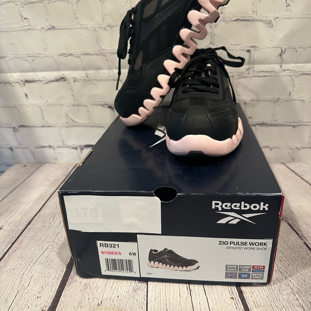 Reebok Zig Pulse Black and Pink Sneakers